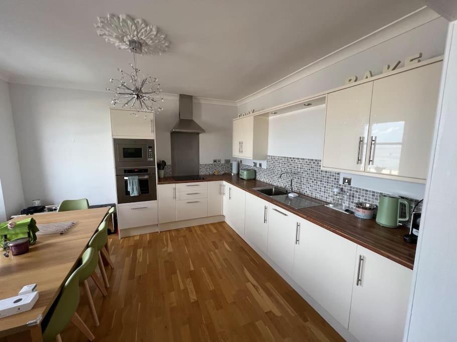 Fantastic 3 Bedroom Holiday Home Millport Kültér fotó